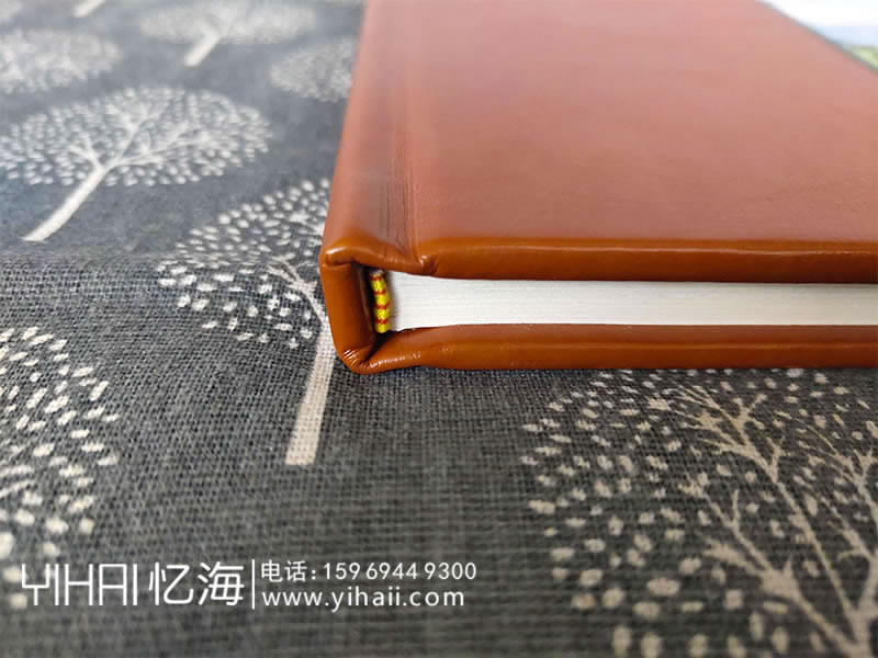 憶海文化醫(yī)院新型冠狀病毒防控疫情醫(yī)護(hù)人員紀(jì)念冊(cè)設(shè)計(jì)制作
